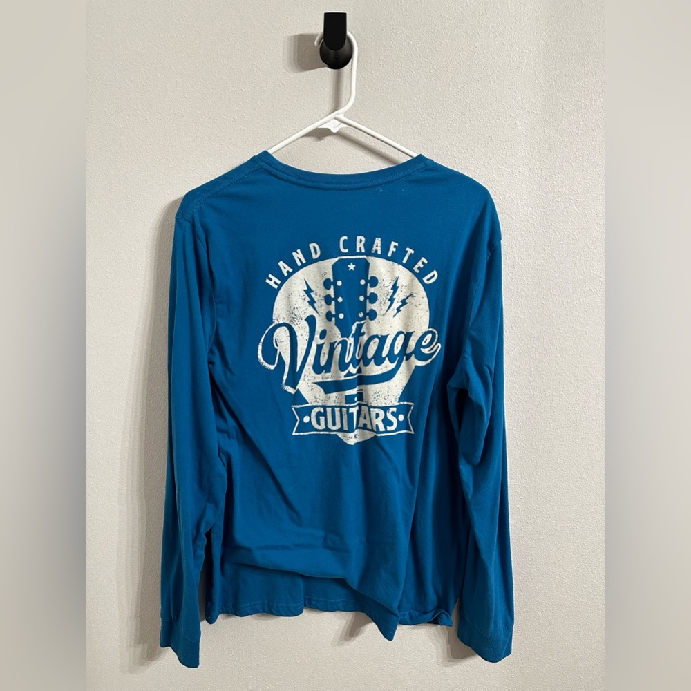blue shirt